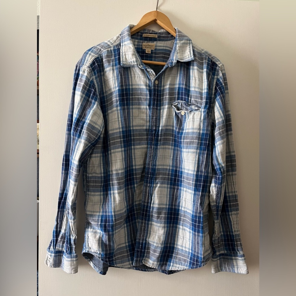 Men’s lucky plaid shirt.